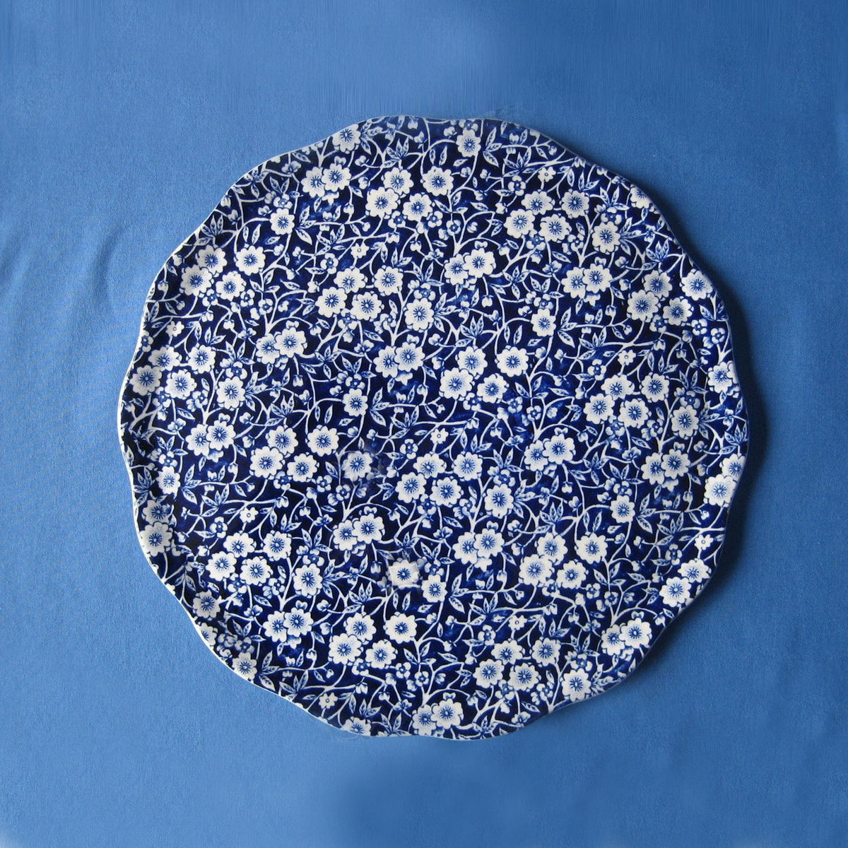 Burleigh Blue Calico Cake Plate, 28cm | thinKitchen