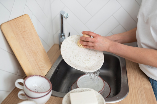 How to Wash Dinnerware by Hand Properly?