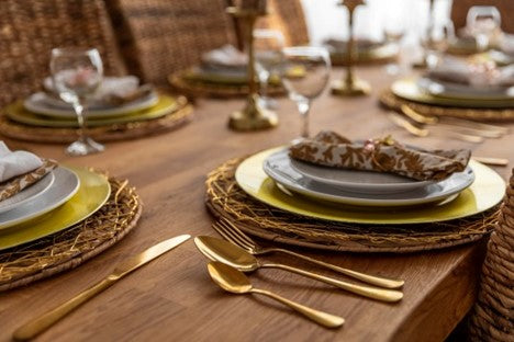 How To Set A Dinner Table?