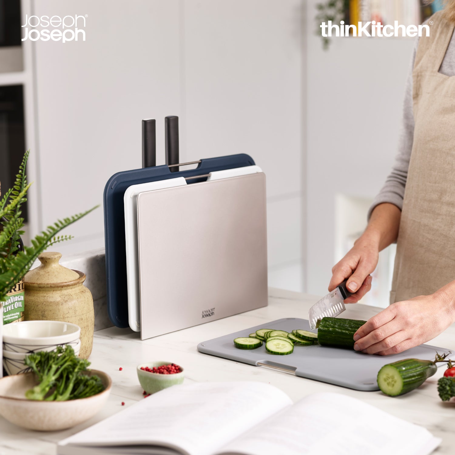 Smart Disinfection Holder with 4Pcs Cutting Board and Knife Set